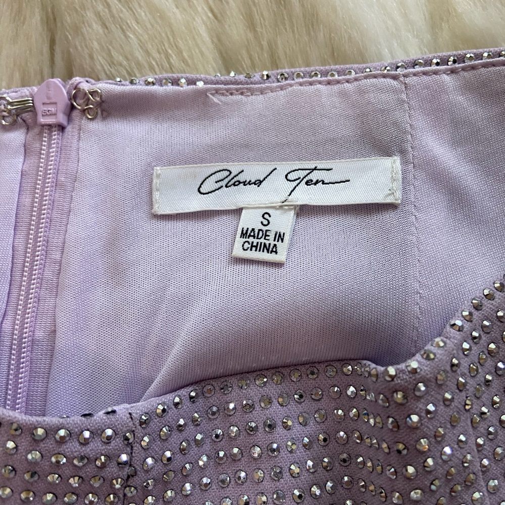 High-Waist Lavender Rhinestone Shorts - Picture 3 of 4